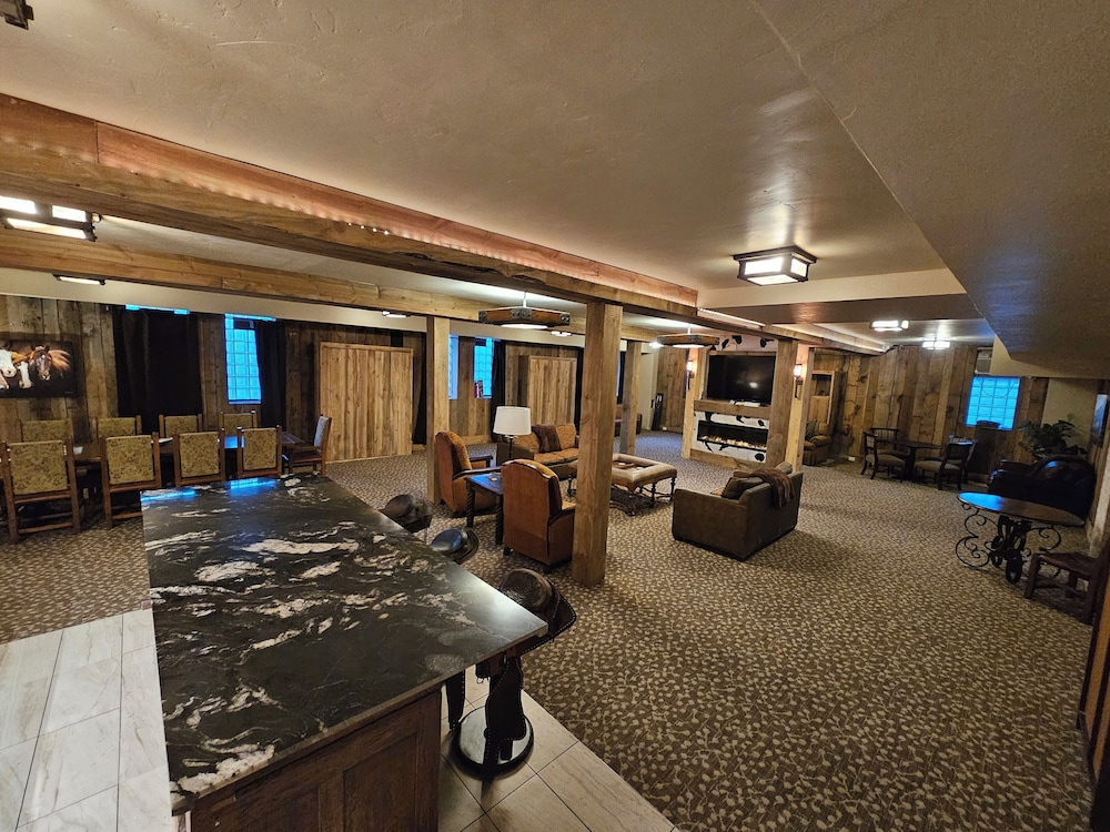 Eaglescape Suites and Event Center - photo 11