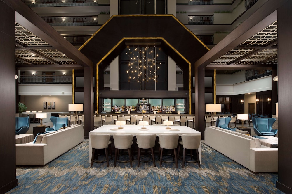 Embassy Suites by Hilton Columbus - photo 6