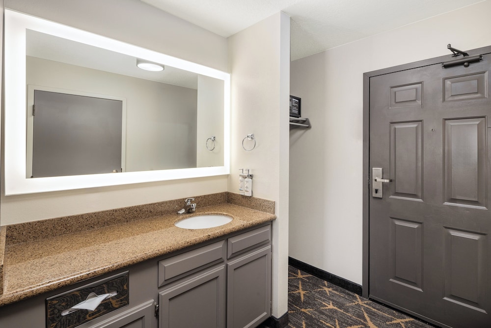 Holiday Inn Redding by IHG - photo 37