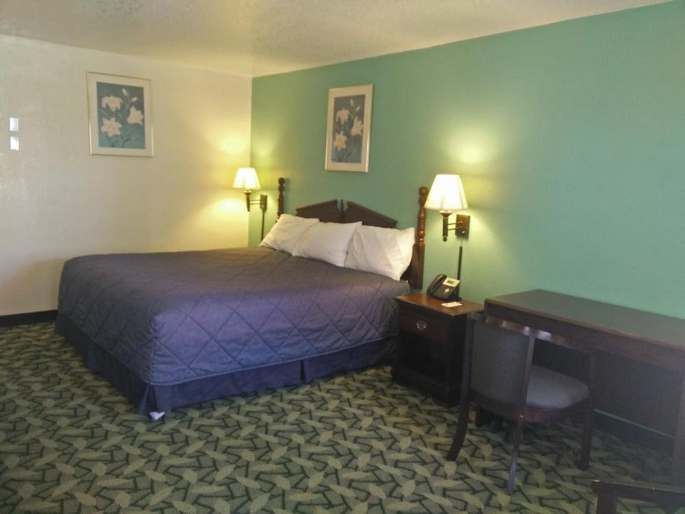 Relax Inn Mineral Wells - photo 15
