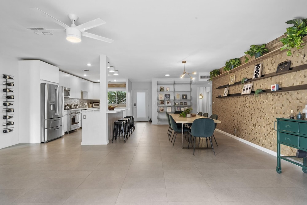 Mid Century Stunner By Homeslice Stays - photo 23