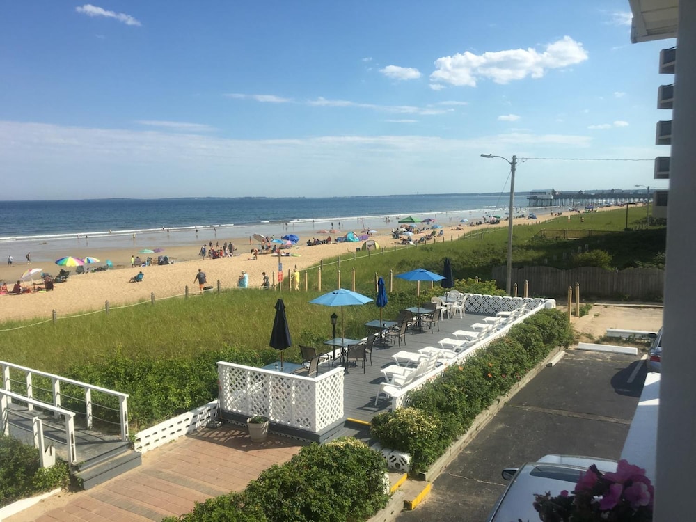 The Sandpiper Beachfront Motel in Old Orchard Beach, United States
