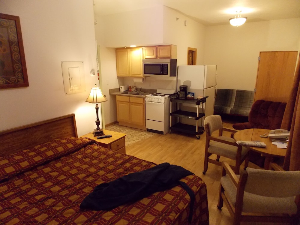 7 Gables Inn & Suites - photo 35