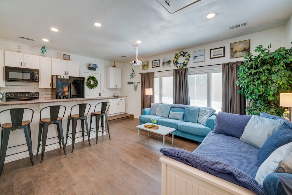 Walk to Lewisville Lake: Pet friendly Texas Abode — hotel in Lake Dallas