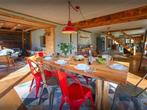La Ferme Des Artistes Ovo Network — hotel in Mieussy