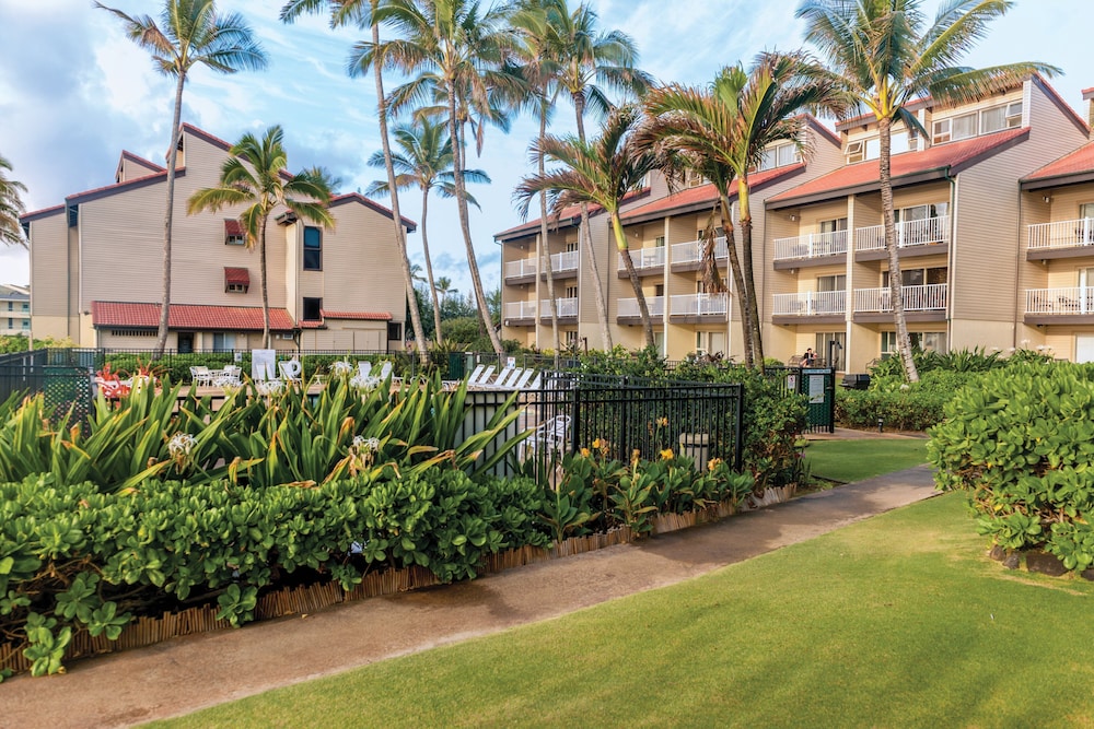 Kapaa Shore - carbon neutral hotel in Kapa'a