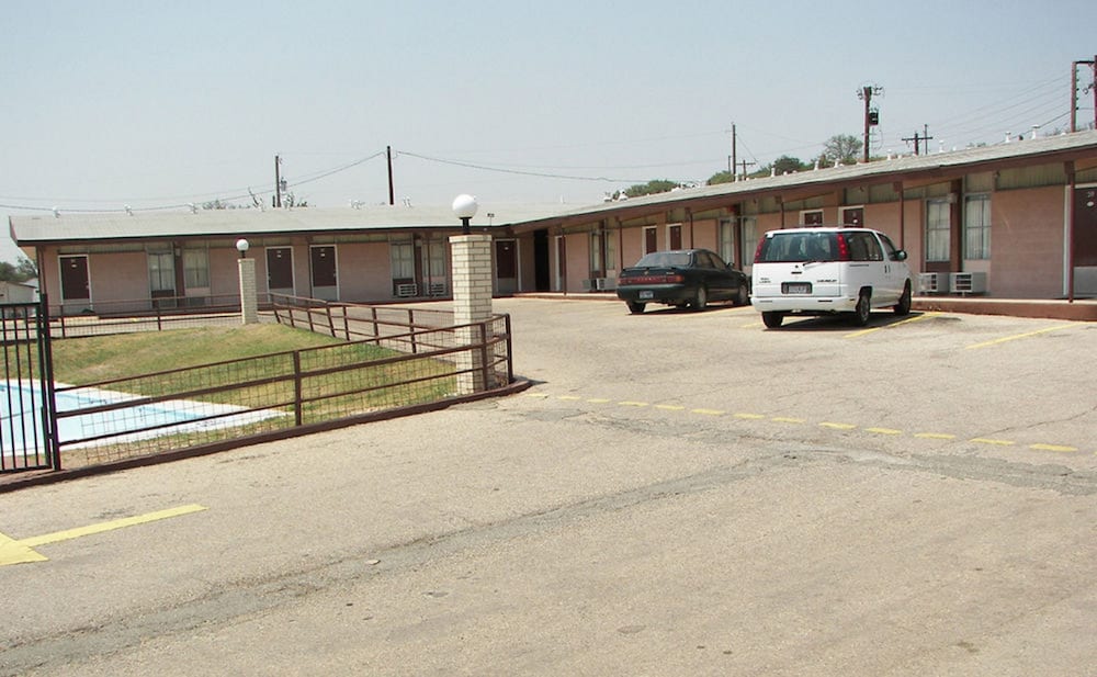 Holiday Host Motel - photo 10