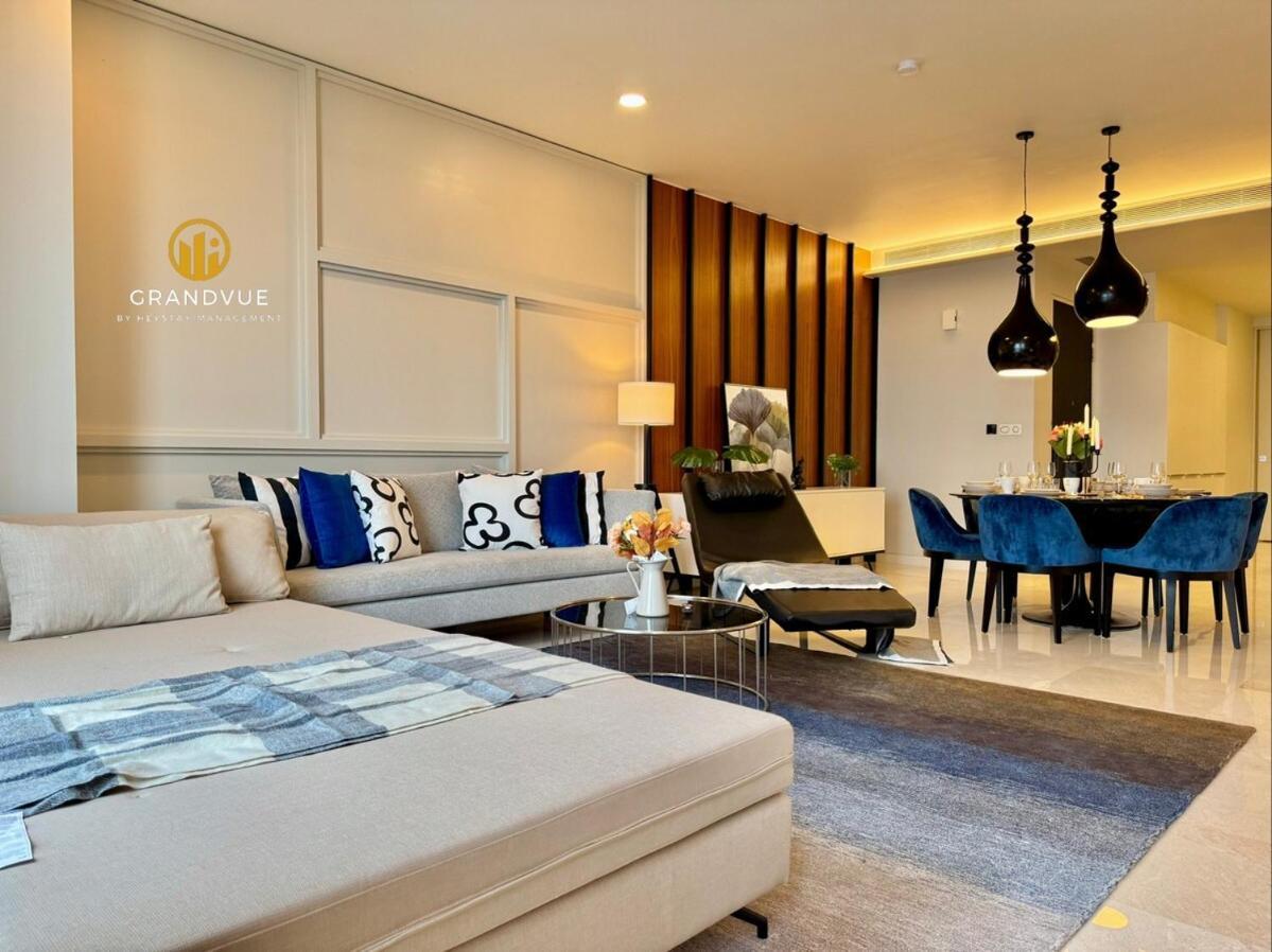 Luxury Tropicana The Residence SkyPool KlccView CityCenter By HeyStay Management — 5-Star Luxury Hotel in Kuala Lumpur, Malaysia