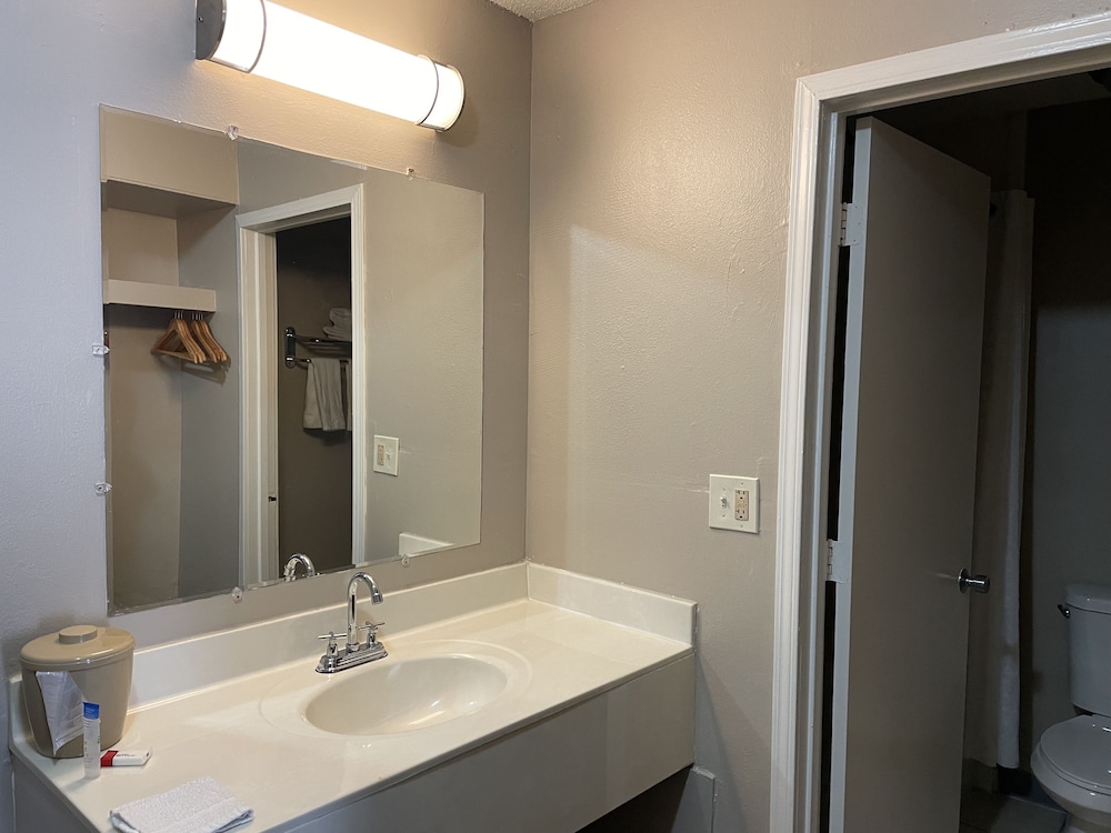 Super 8 By Wyndham Junction City - photo 15