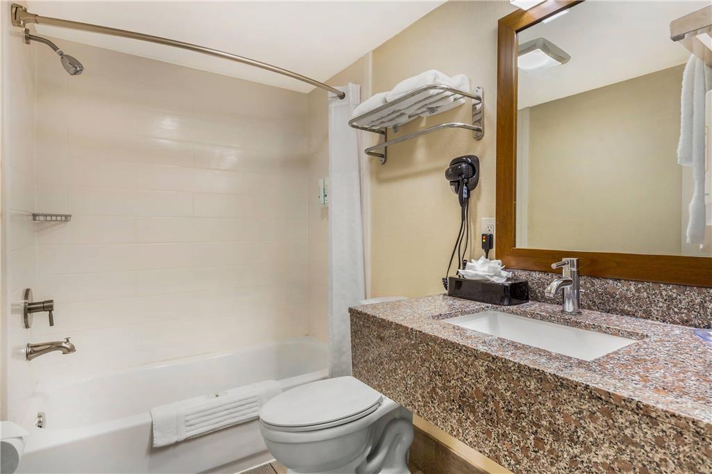 Quality Inn & Suites Spring Lake Fayetteville near Fort Bragg - photo 33