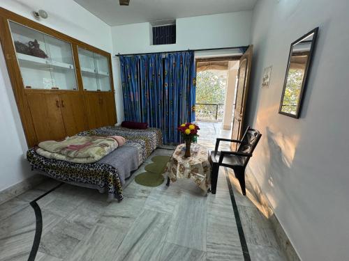 Cosy Single Room in Unknown City, India