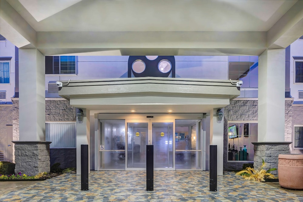 Motel 6 Mesquite TX Balch Springs - photo 24