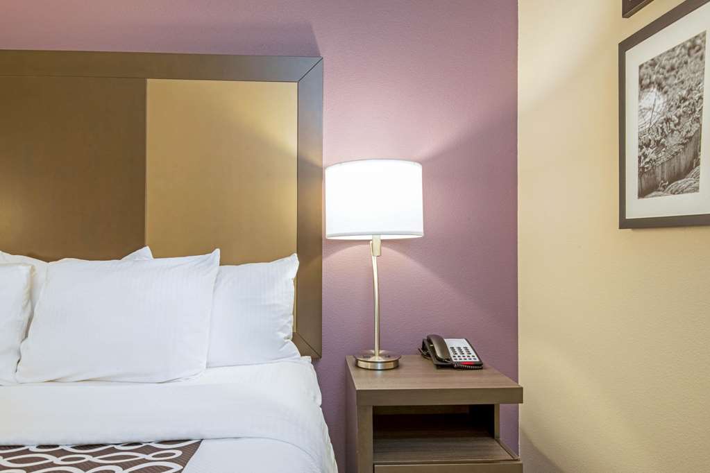 La Quinta Inn & Suites by Wyndham Weatherford OK - photo 14