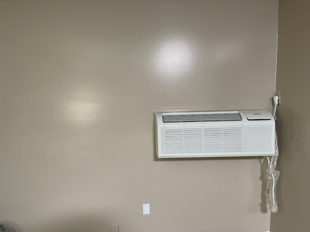 Economy Inn And Suites Ashtabula - photo 17