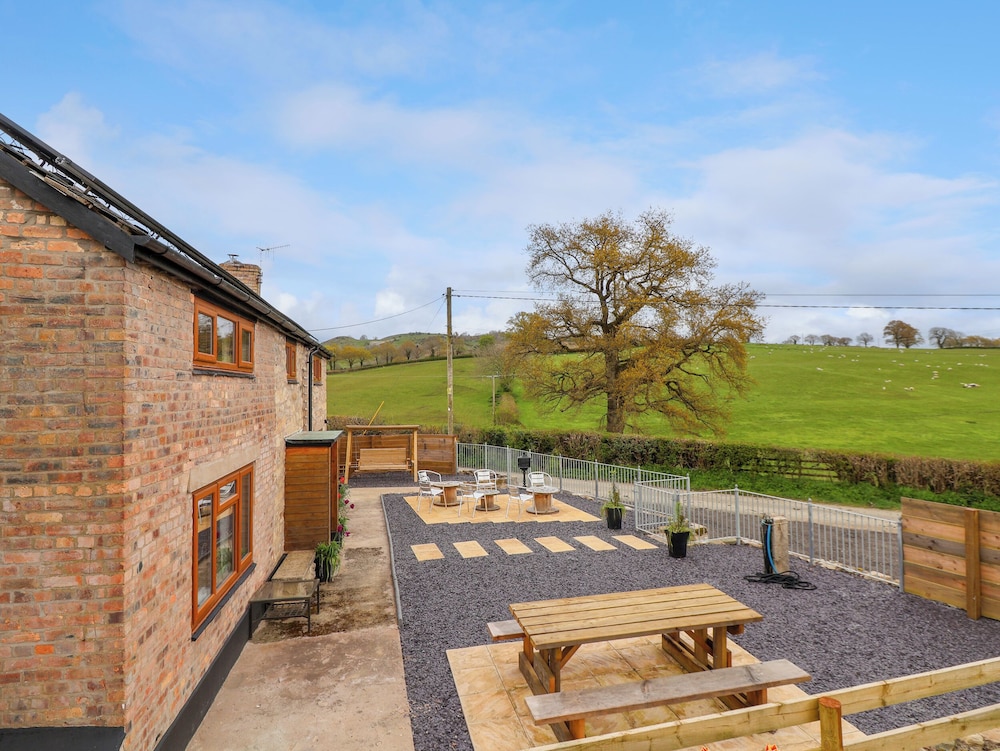 Aelybryn - carbon neutral hotel in Oswestry