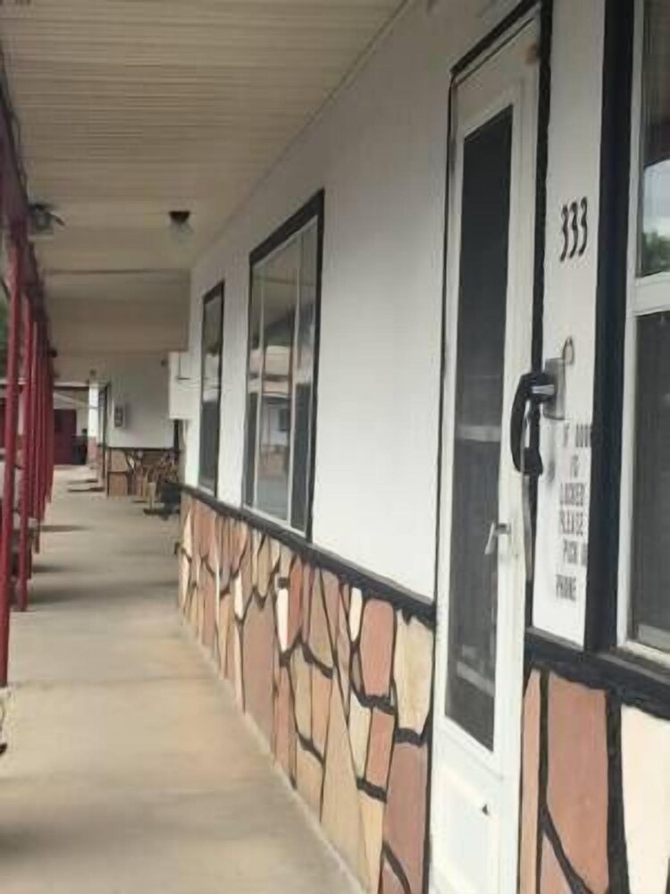 H Motel - photo 21