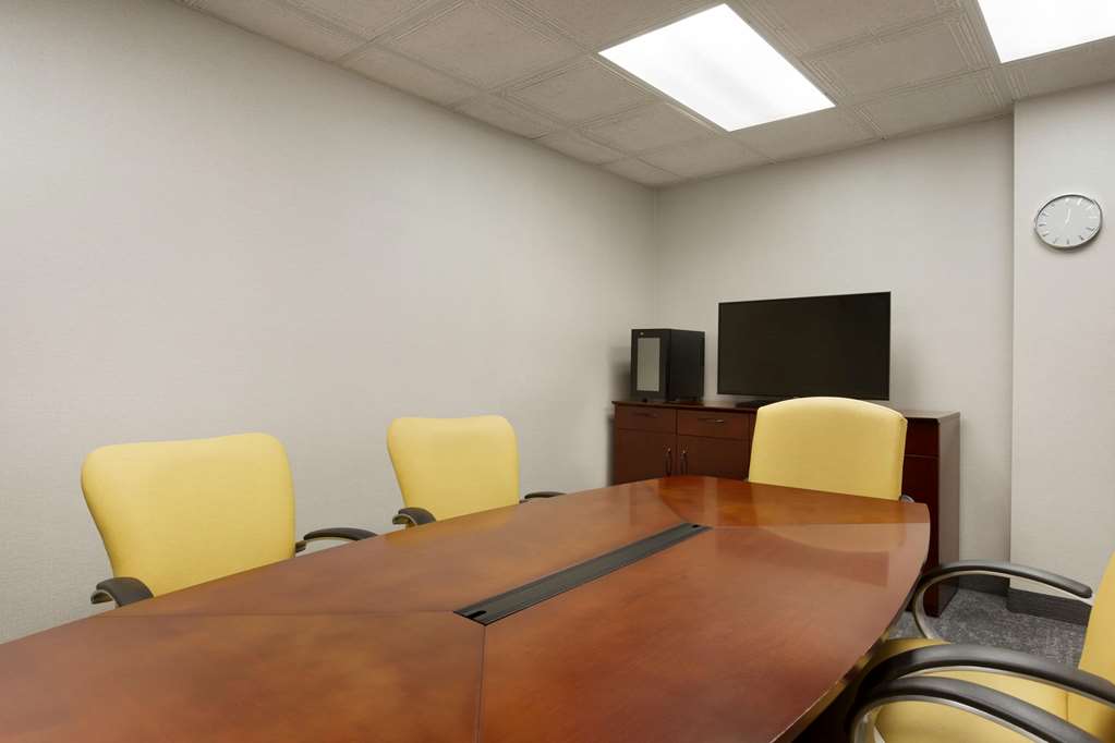 La Quinta Inn & Suites by Wyndham Dublin - photo 36