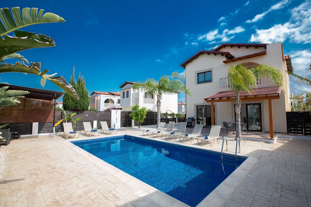 Protaras Holiday Villa Av6
