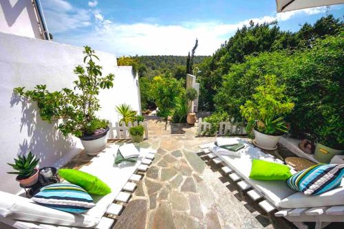 Cute tiny house — 4-Star Luxury Hotel in Rafina, Greece