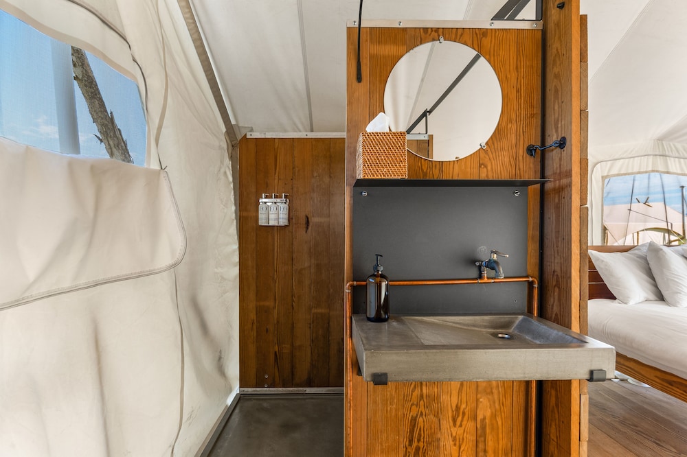Under Canvas West Yellowstone - photo 33