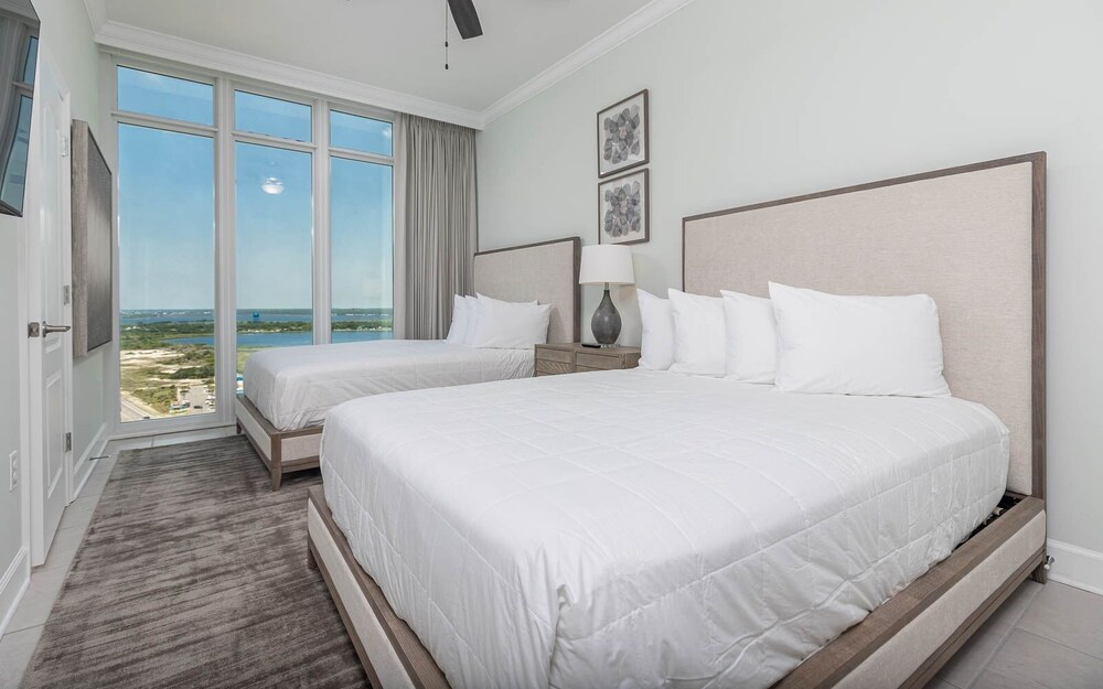 Phoenix Gulf Tower 1801 4 Bedroom Condo - photo 10
