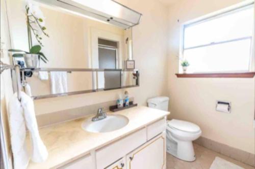 Extended Stay Haven Big Car Port Parking — 4-Star Luxury Hotel in Harahan, United States