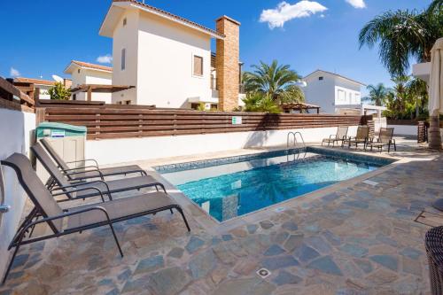 Villa Ioanna 50m from Med Sea