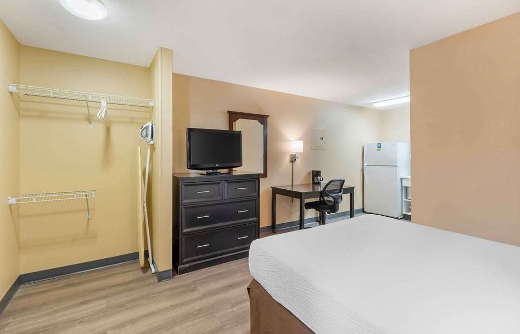 Extended Stay America Select Suites St. Louis Westport E Lackland Rd - photo 7