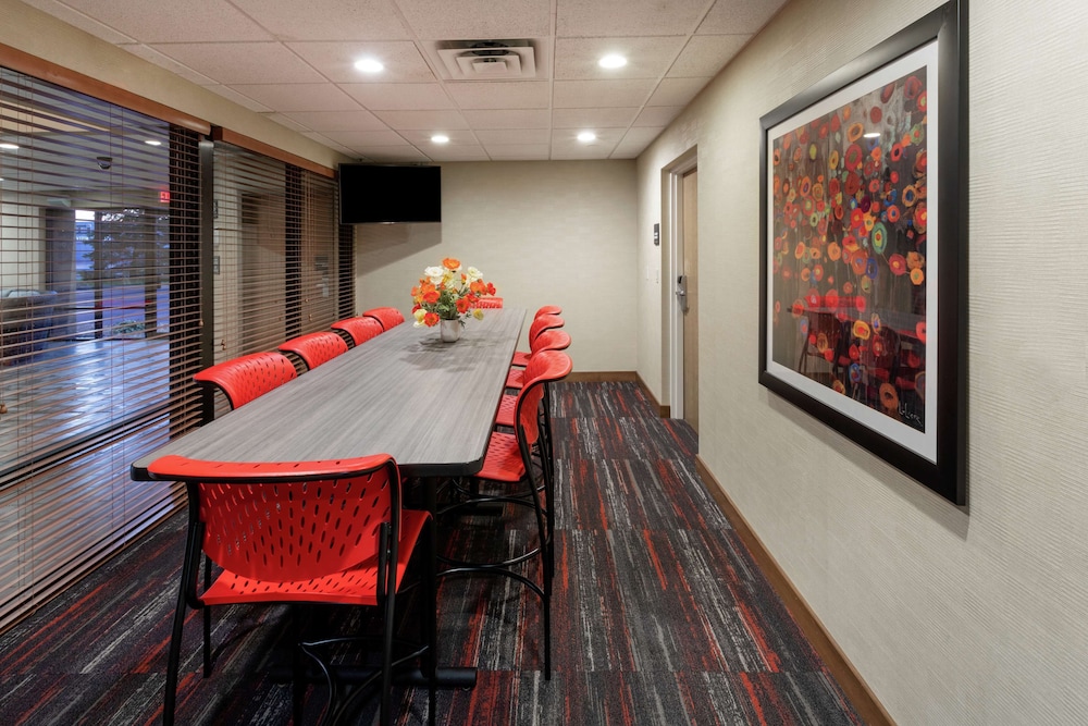 Hampton Inn by Hilton Minneapolis Eagan - photo 41
