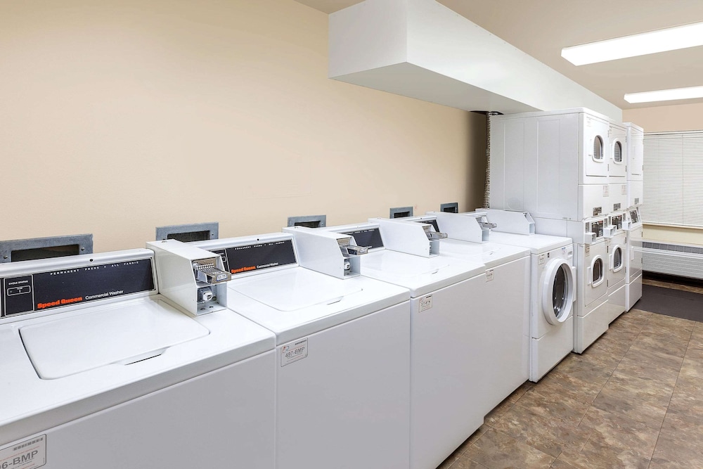 WoodSpring Suites Des Moines Pleasant Hill - photo 20