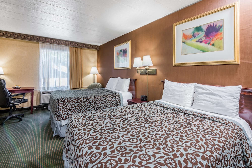 Days Inn by Wyndham Pittsburgh - photo 4