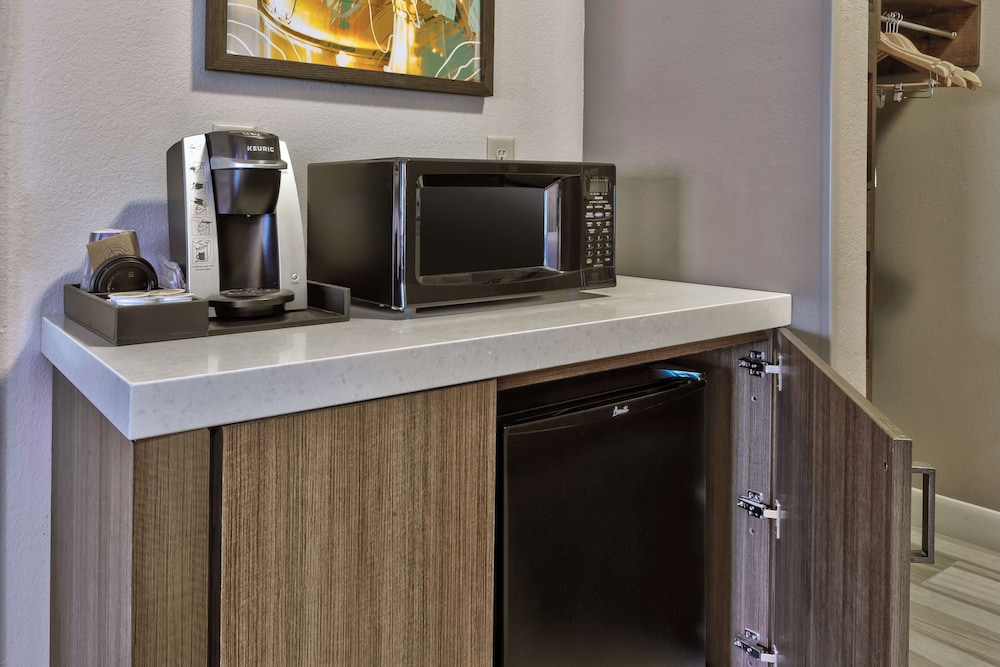 Hilton Garden Inn Minneapolis Maple Grove - photo 21