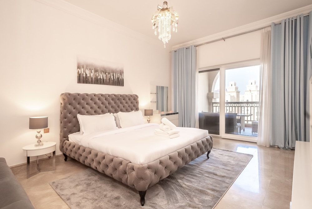 Stylish Urban 1BR Gem in Fairmont 90AB2 — 5-Star Luxury Hotel in Dubai, United Arab Emirates
