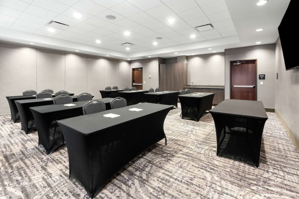 Hampton Inn & Suites Spokane Downtown South - photo 54