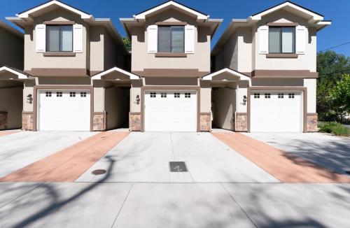 Boho Townhome in Carson City 10 Mins From Downtown 30 Mins To Lake Tahoe — 4-Star Luxury Hotel in Carson, United States