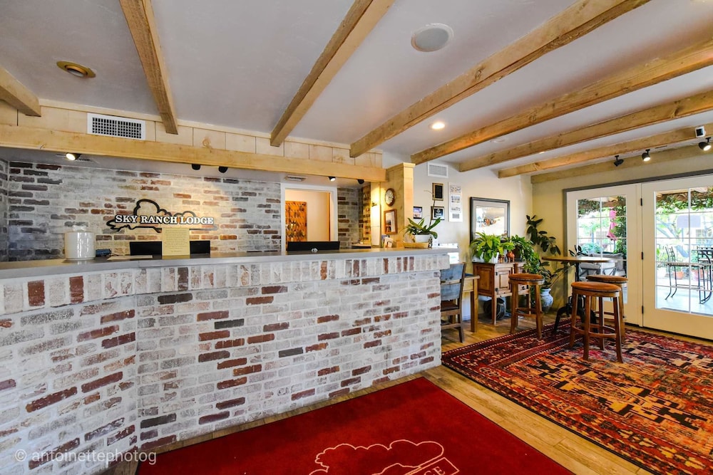 Sky Ranch Lodge - photo 2