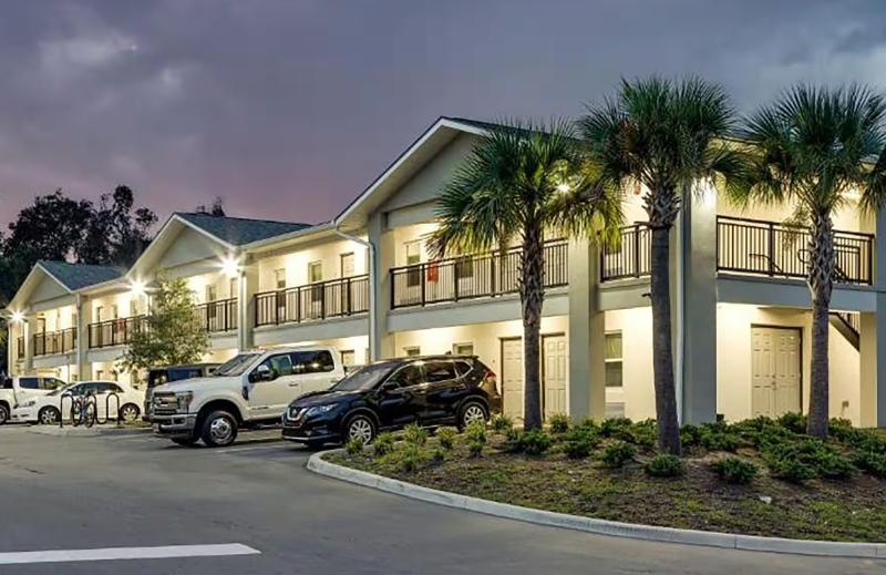 Baymont by Wyndham Ocala Suites — hotel in Ocala