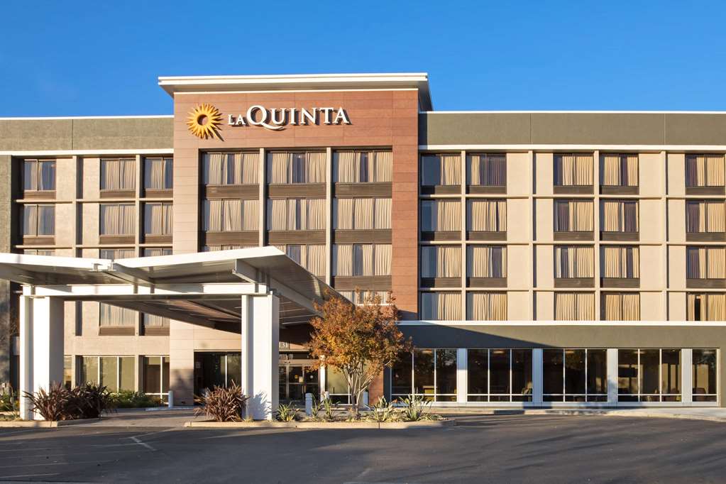 La Quinta Inn & Suites by Wyndham Rancho Cordova Sacramento - photo 4