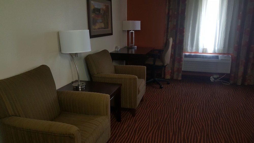 AmericInn by Wyndham Muscatine - photo 10
