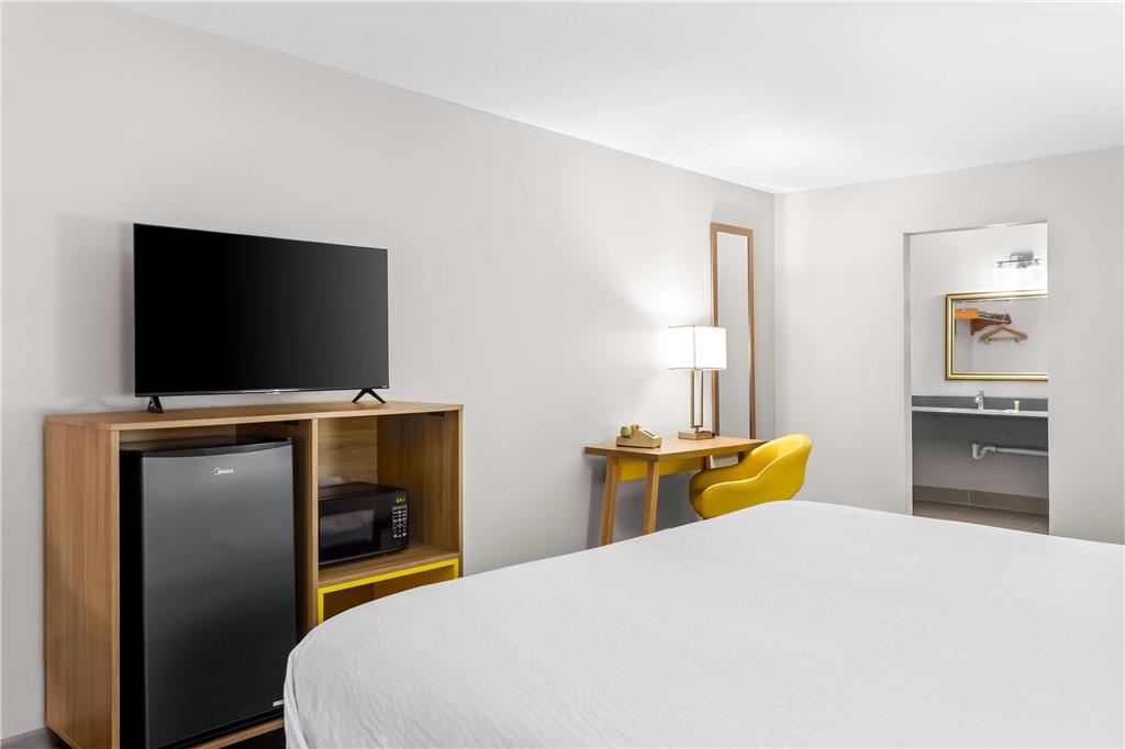 Days Inn by Wyndham Huntington - photo 25
