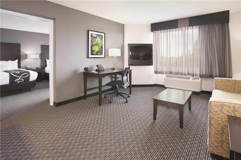 La Quinta by Wyndham Denver Englewood Tech Center - photo 31