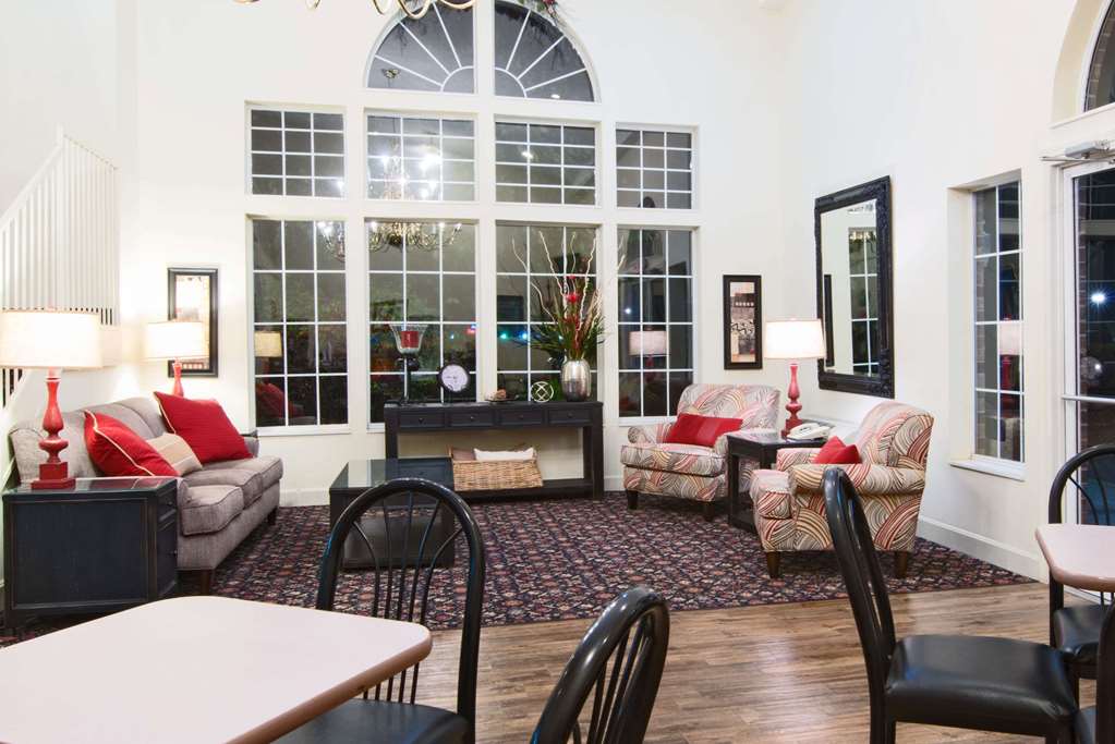 Super 8 by Wyndham Richmond - photo 3