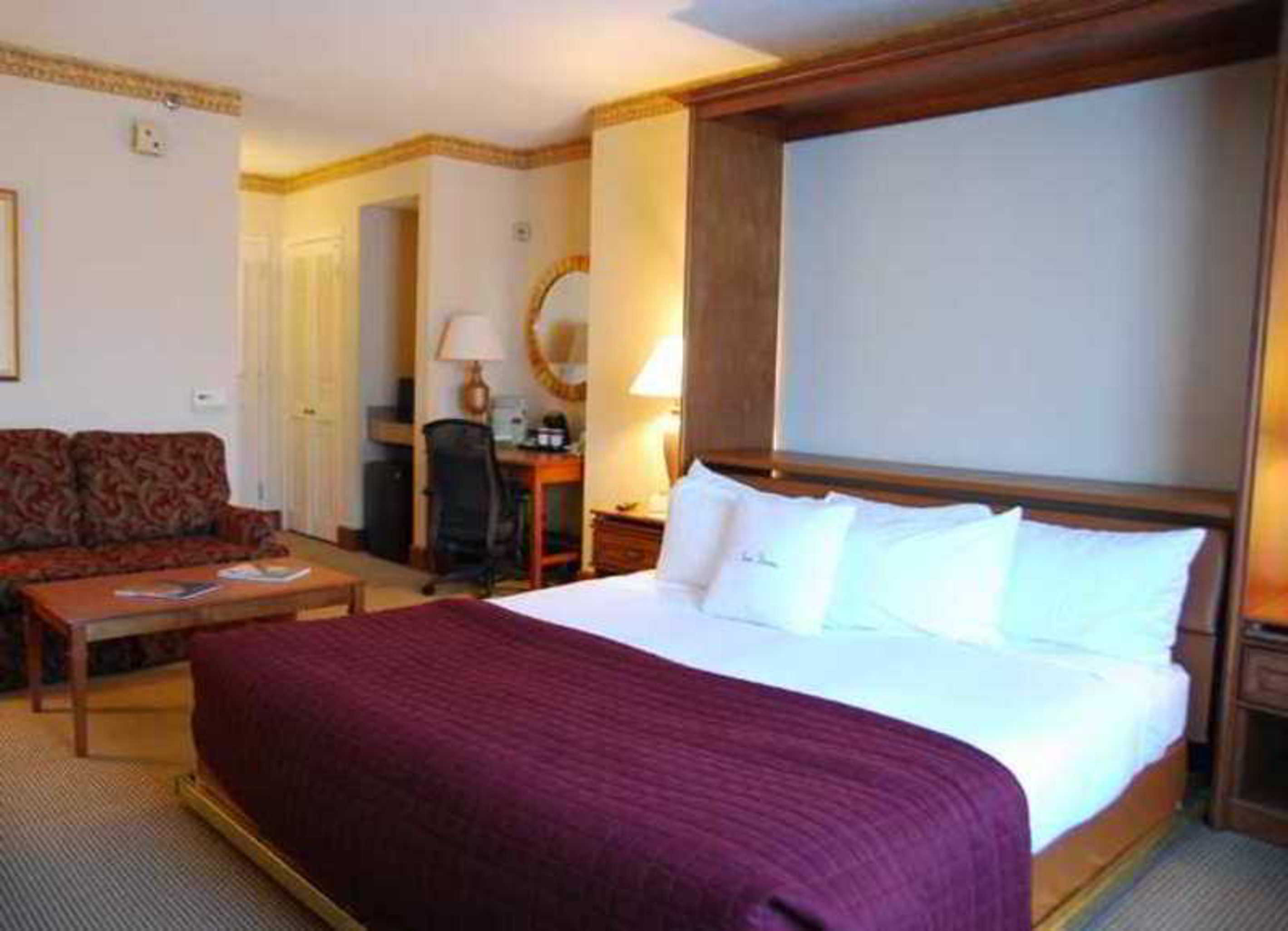 DoubleTree by Hilton Charlotte Gateway Village - photo 32