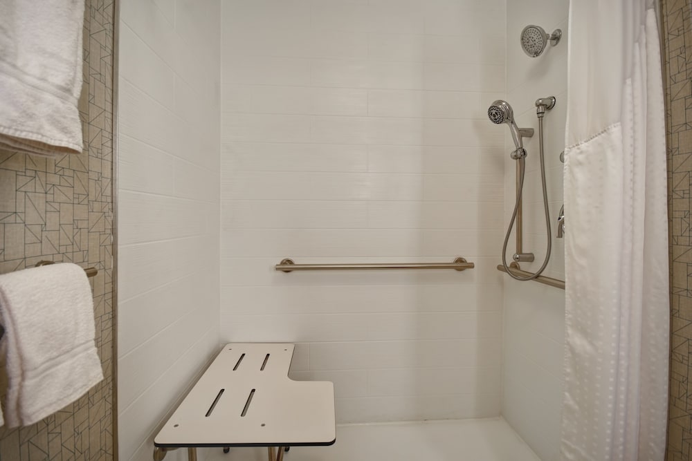 Holiday Inn Express & Suites Schererville by IHG - photo 12