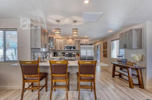 Prickly Pear Cabin 20775351 — Wolf Creek