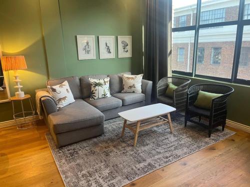Modern Rooftop Apartment