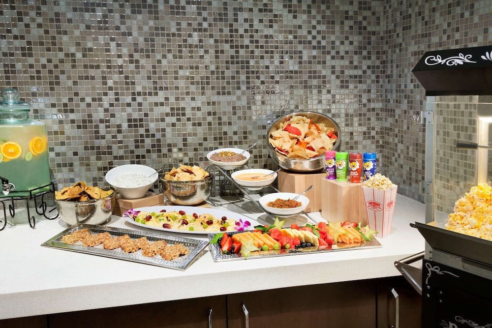 Embassy Suites by Hilton San Antonio Brooks Hotel & Spa - photo 37