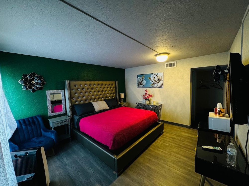 The Village Inn Hotel - photo 34
