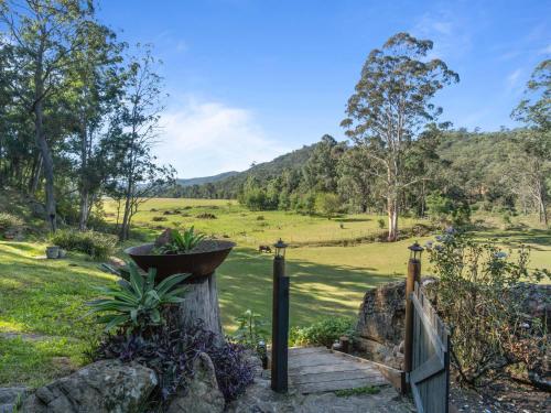 Luxury Farm House on 20 acres Sleeps 22 — 4-Star Luxury Hotel in St Albans, Australia