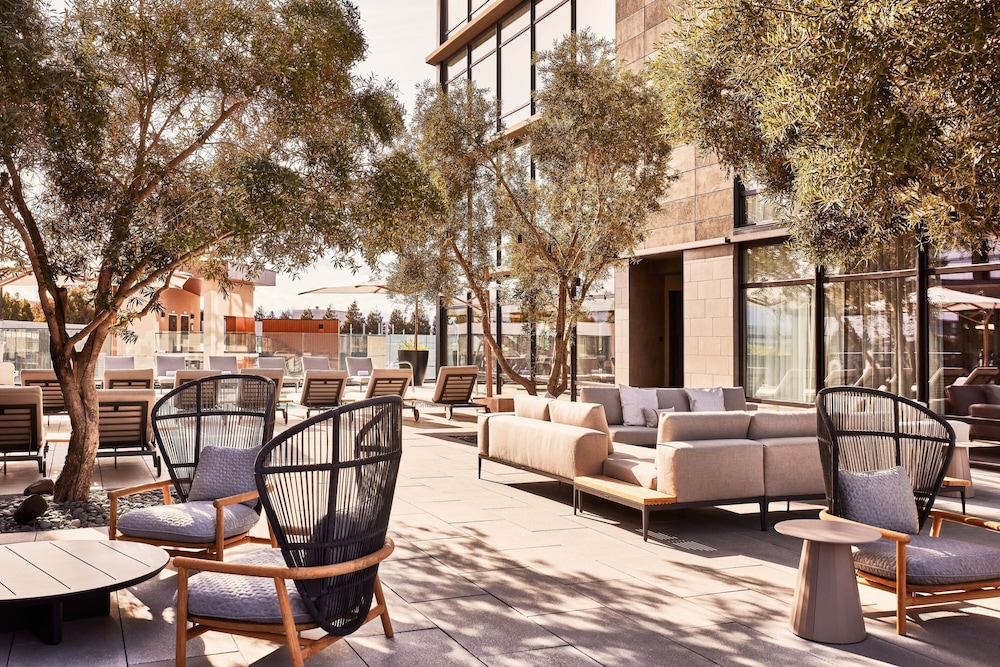 AC Hotel by Marriott Sunnyvale Moffett Park - photo 25
